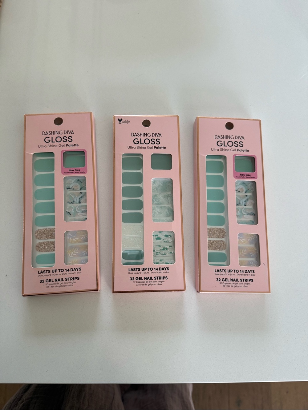 Dashing Diva GLOSS Ultra Shine Gel Nail Wraps in Mint Green